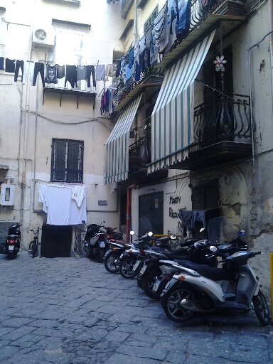 Italie - Napoli Vicoletto Giganti